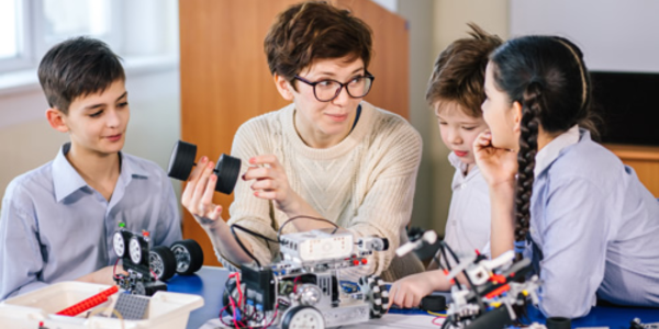 tu-hoc-lap-trinh-robotics-cho-tre
